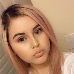 Meet your Posher, Cesia